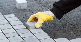 Укладка тротуарной плитки 50 на 50 в Ишимбае в октябре