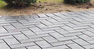 Укладка брусчатки на тротуарах в Ишимбае в октябре
